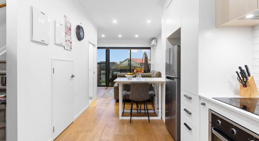  at 83  Waipuhinui Way, Wiri, Manukau City, Auckland