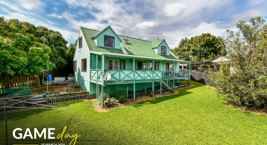  at 14 Redoubt Road, Goodwood Heights, Auckland