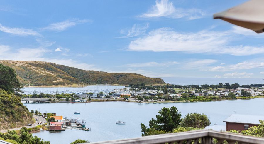  at 39 Bayview Road, Paremata, Porirua