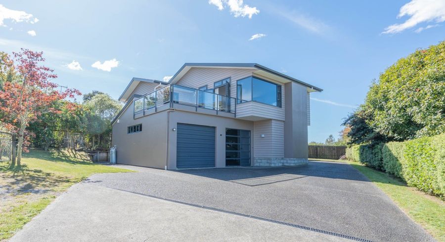  at 2/9 Alberta Street, Acacia Bay, Taupō