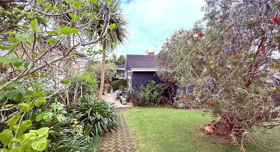  at 16 Lydia Avenue, Northcote, North Shore City, Auckland