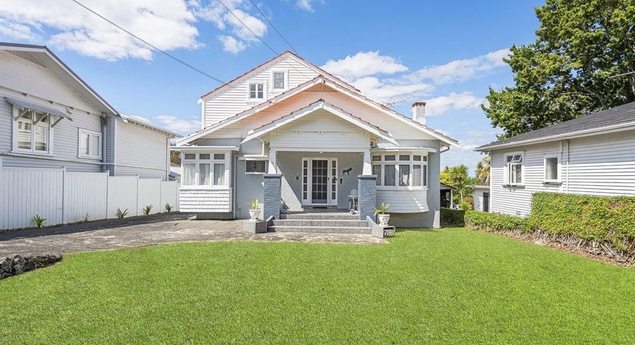  at 16 Waiohua Road, Greenlane, Auckland City, Auckland