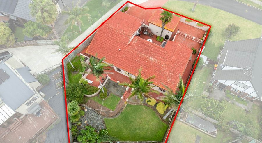  at 4 Photinia Place, Botany Downs, Manukau City, Auckland