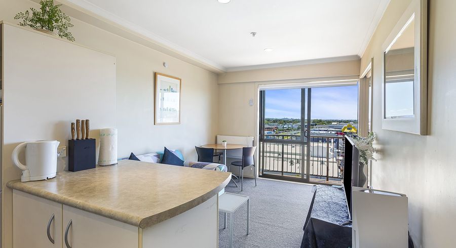  at 5E/18 Ronwood Avenue, City Centre, Manukau City, Auckland