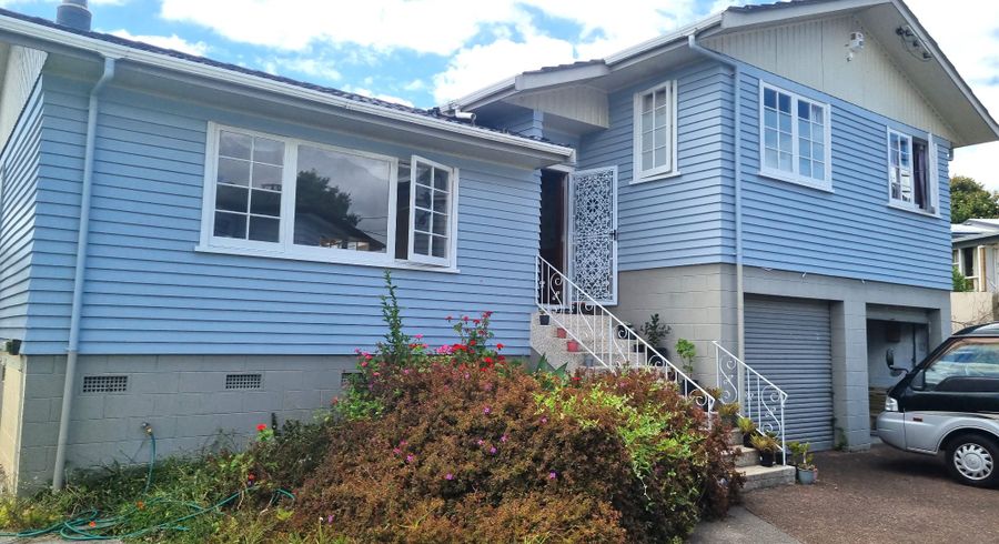 at Te Atatu Peninsula, Waitakere City, Auckland