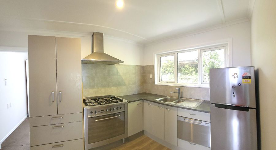  at 43 Lyndfield Lane, Newlands, Wellington