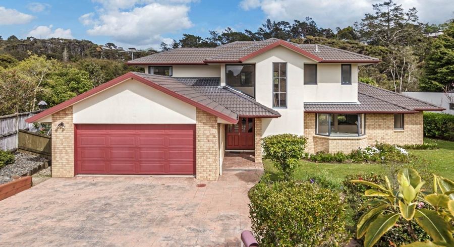  at 8 Centaur Close, Albany, Auckland