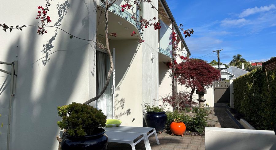  at 2/25 Claremont Street, Grafton, Auckland City, Auckland