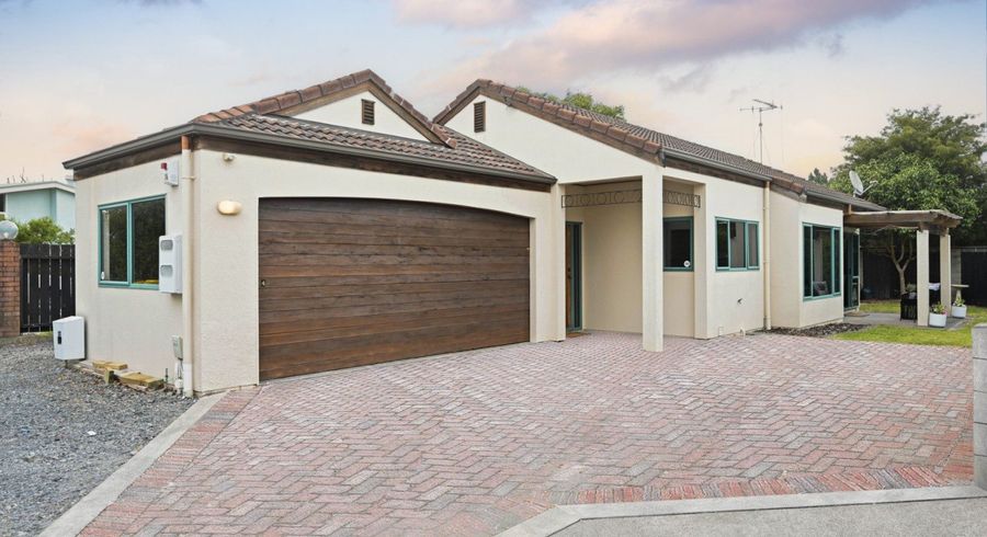  at 4/84 Braid Road, Saint Andrews, Hamilton