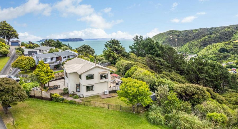  at 76 Gordon Road, Plimmerton, Porirua