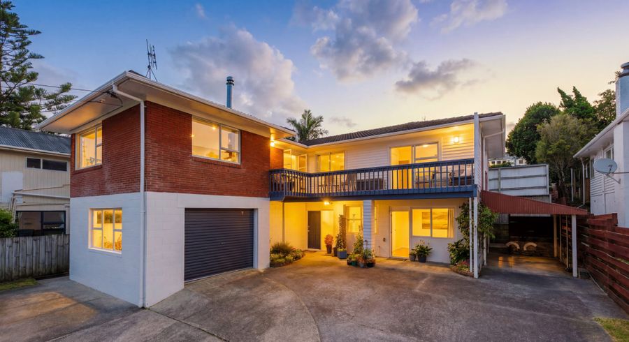 at 1/4 Acacia Road, Torbay, North Shore City, Auckland
