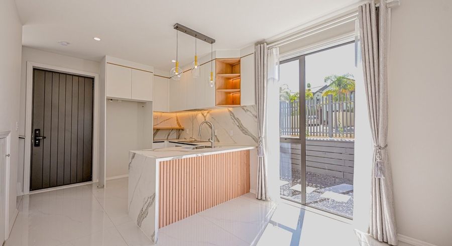  at 89B Whitford Road, Botany Downs, Manukau City, Auckland