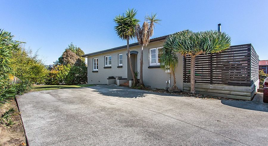  at 11 Newington Road, Henderson, Auckland