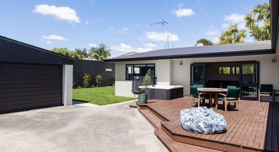  at 2/112 Beerescourt Road, Beerescourt, Hamilton, Waikato