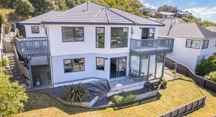  at 11 Chastudon Place, Tawa, Wellington