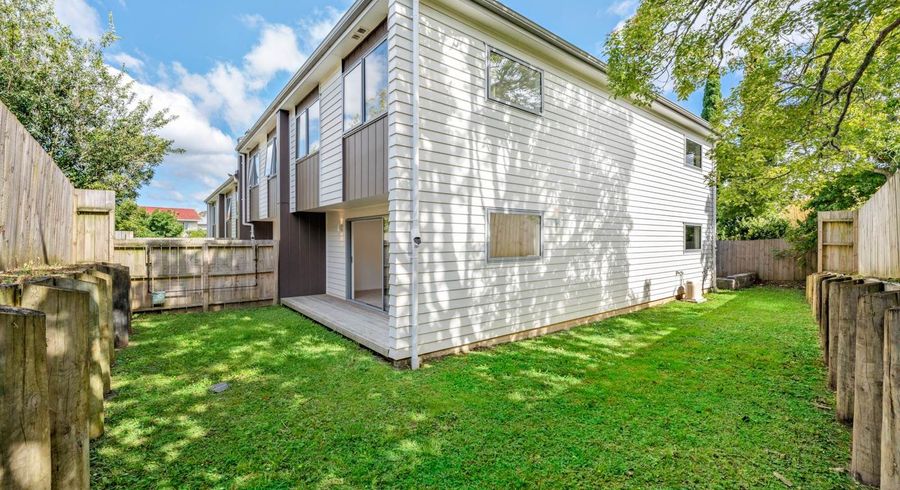  at 6D Buisson Glade, West Harbour, Waitakere City, Auckland