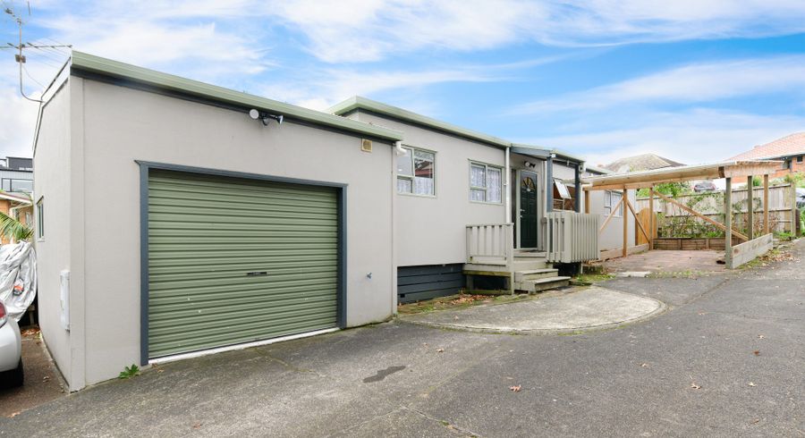  at 1/2141 Great North Road, Avondale, Auckland