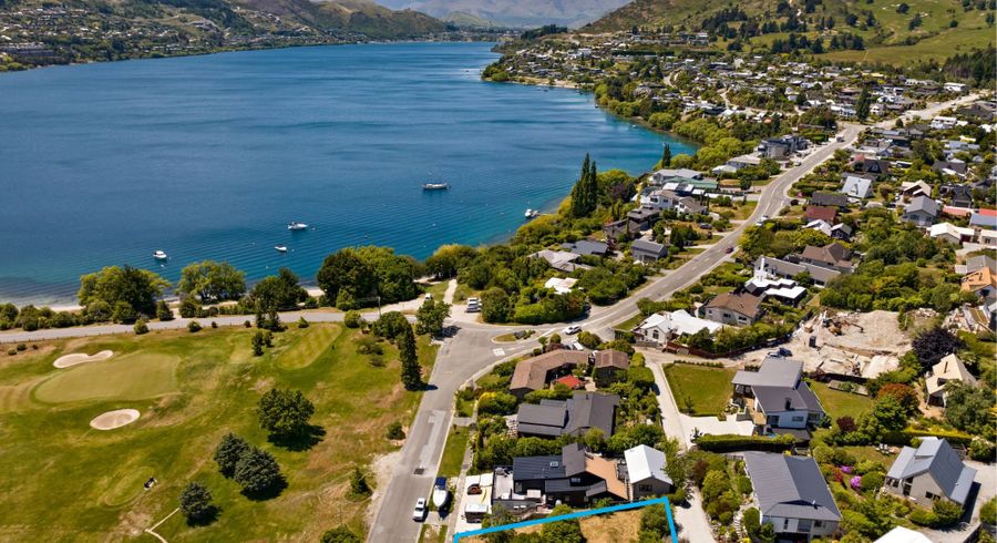  at 8 Grove Lane, Kelvin Heights, Queenstown