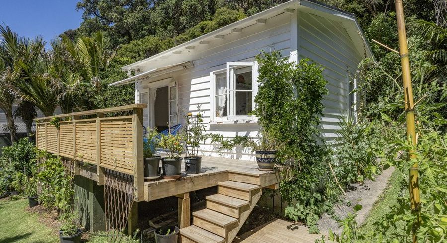  at 37 Glenesk Road, New Lynn