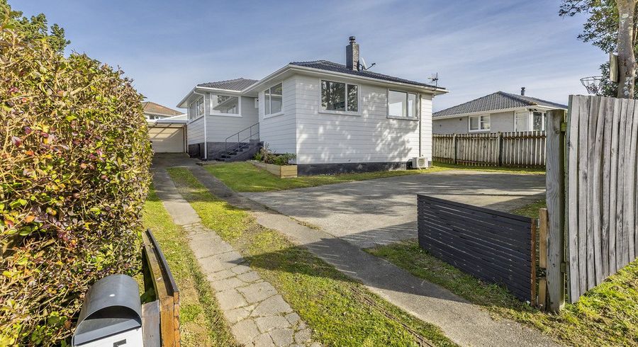  at 35 Beauzami Crescent, Ascot Park, Porirua, Wellington