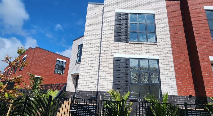  at 19 Fencible Drive, Howick, Manukau City, Auckland