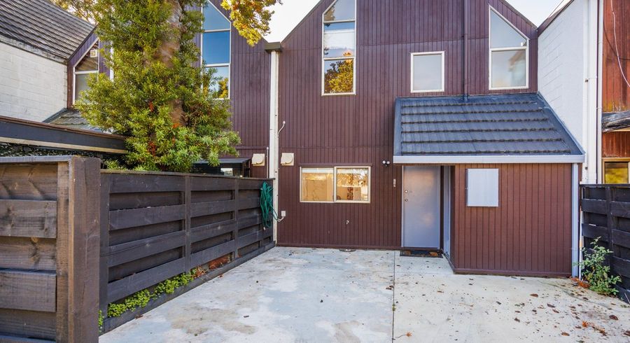  at 2/341 College Street, West End, Palmerston North, Manawatu / Whanganui