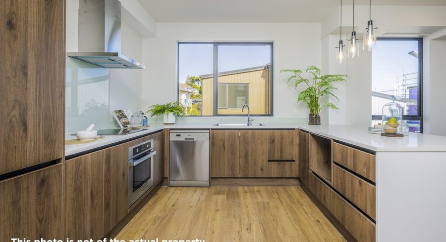  at 8 Timo Way, Flat Bush, Manukau City, Auckland
