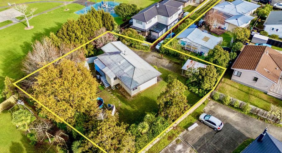  at 26 Kirrie Avenue, Te Atatu South, Waitakere City, Auckland