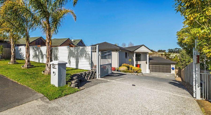  at 8 Baulcomb Parade, Windsor Park, Auckland