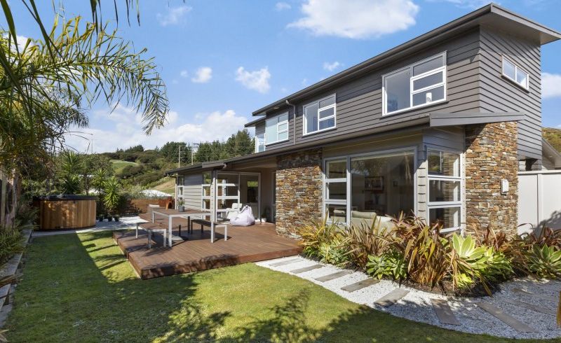  at 9 Endeavour Drive, Whitby, Porirua