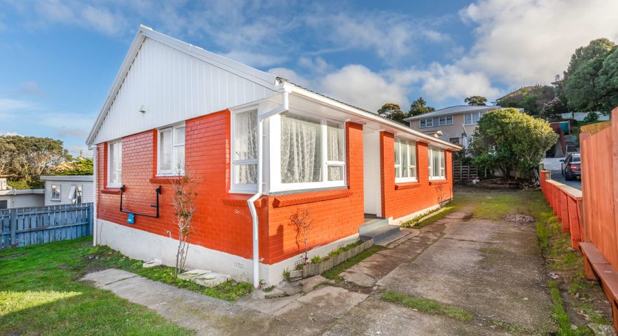  at 8 Takapuwahia Drive, Takapuwahia, Porirua