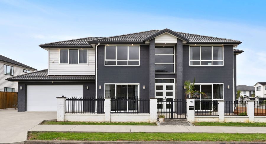  at 19 Horsefields Drive, Flat Bush, Manukau City, Auckland