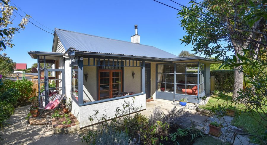  at 8 Queen Street, Brighton, Dunedin