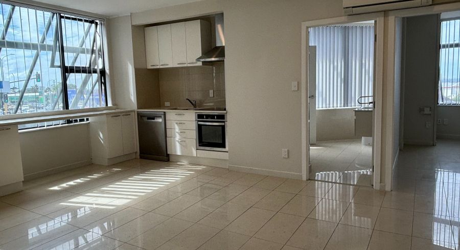  at 5/202 Great North Road, Glendene, Waitakere City, Auckland