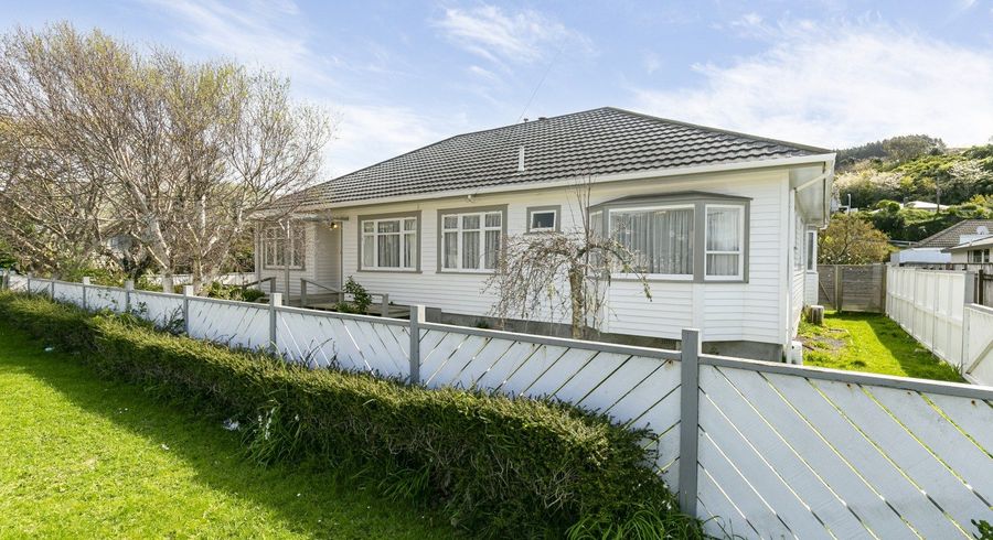  at 73 Oxford Street, Tawa, Wellington