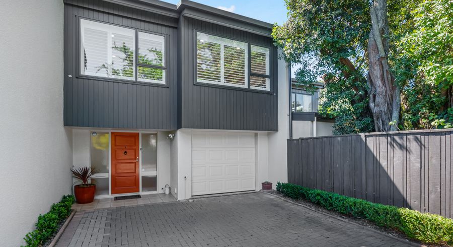  at 2/2 Tiwai Road, Royal Oak, Auckland