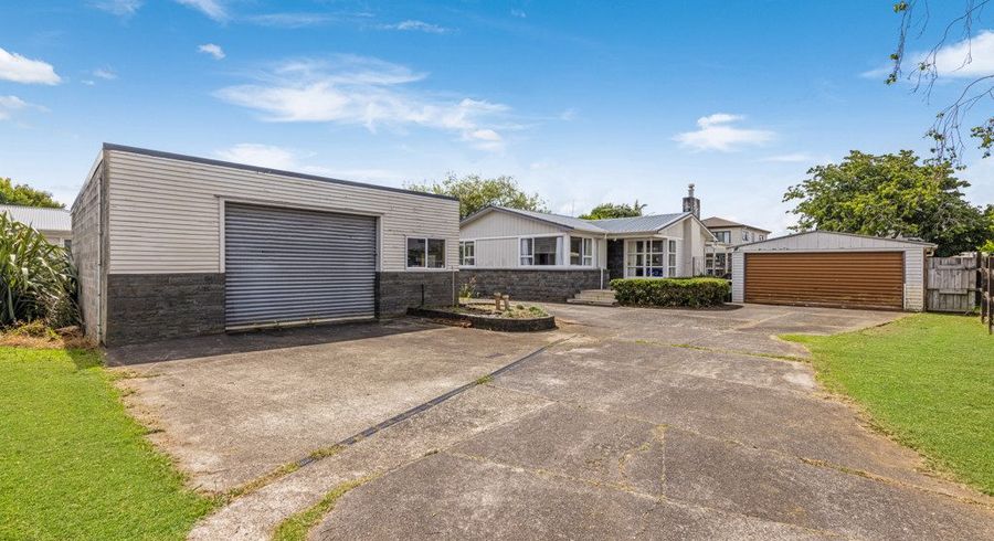  at 11 Clendon Place, Manurewa, Auckland