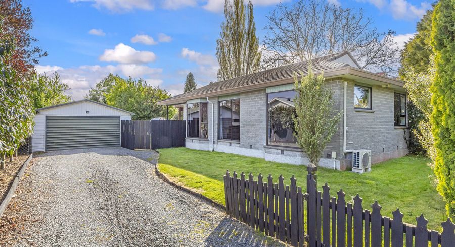  at 27 Momorangi Crescent, Redwood, Christchurch City, Canterbury