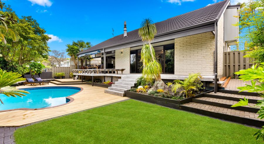 at 9 Porritt Avenue, Chatswood, Auckland