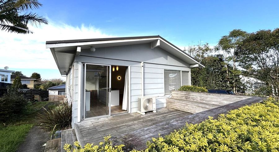  at 3 Glenbervie Crescent, Massey, Waitakere City, Auckland