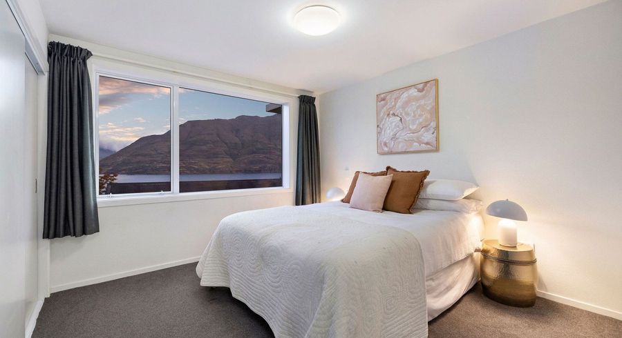 at 8B Moss Lane, Sunshine Bay, Queenstown