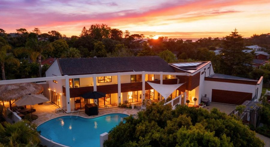  at 3 Holyoake Place, Chatswood, North Shore City, Auckland