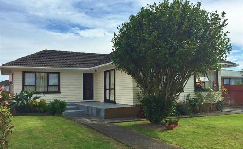  at 8 Leslie Place, Otara, Auckland