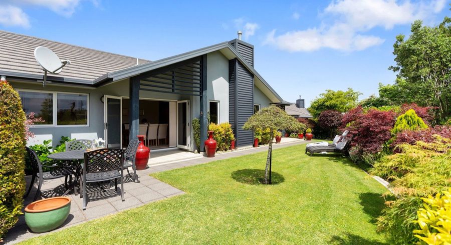 at 33 Bridgewater Way, Pyes Pa, Tauranga