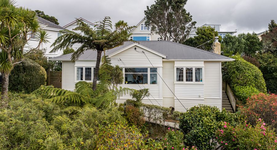  at 3 Farm Road, Northland, Wellington