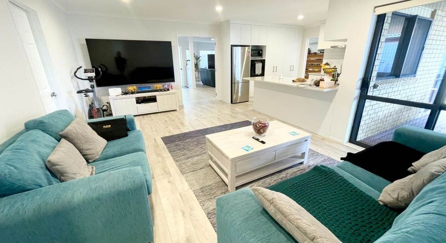  at 2/30 Kimber Hall Avenue, Mount Roskill, Auckland City, Auckland