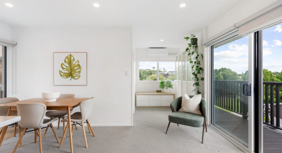  at 2/37 Ripon Crescent, Meadowbank, Auckland