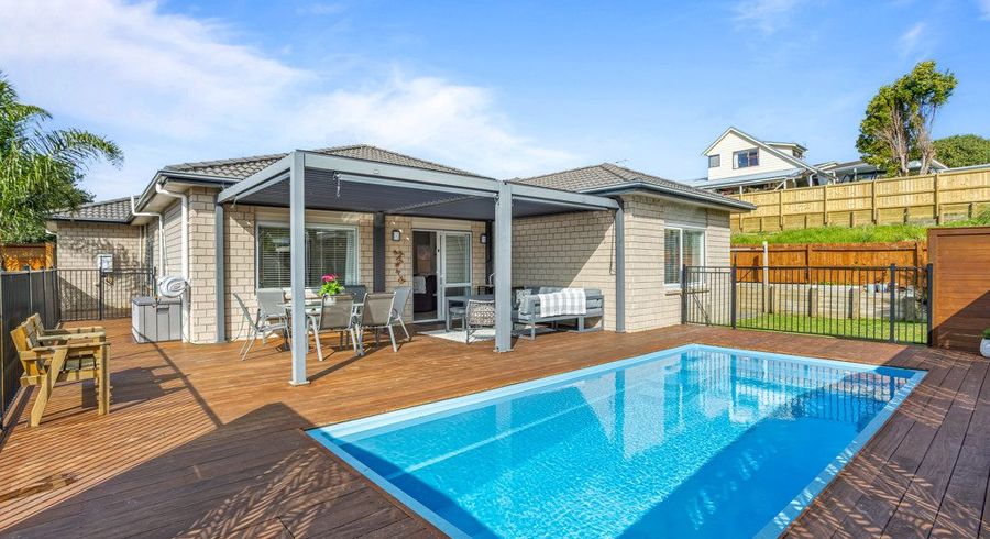  at 32 Rishworth Avenue, Stanmore Bay, Rodney, Auckland