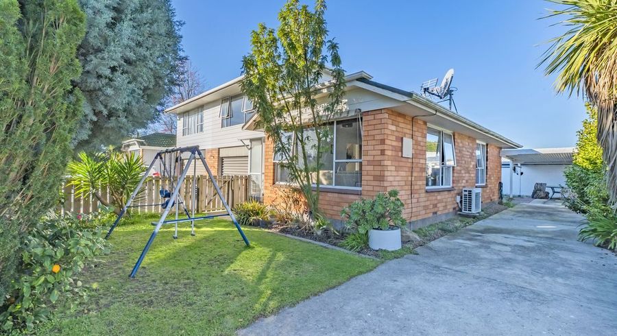  at 2/20 Penwood Street, Russley, Christchurch City, Canterbury