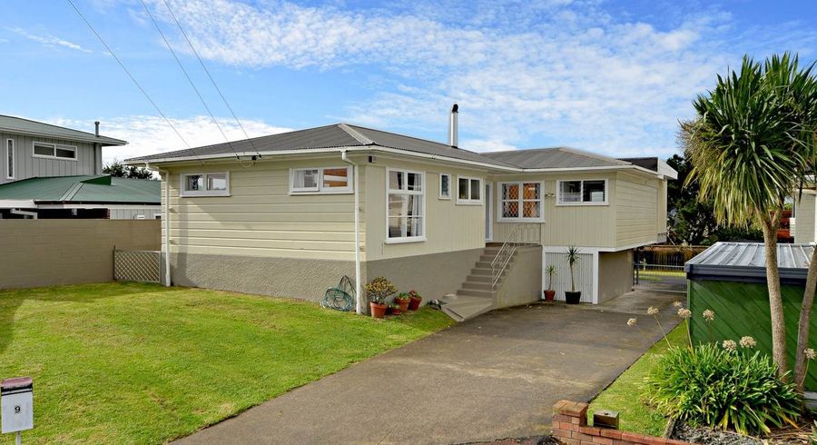  at 9 Khandallah Place, New Windsor, Auckland City, Auckland